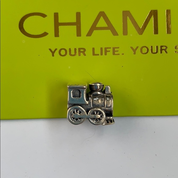 Cute Chamilia nursery bundle ! - Picture 2 of 3